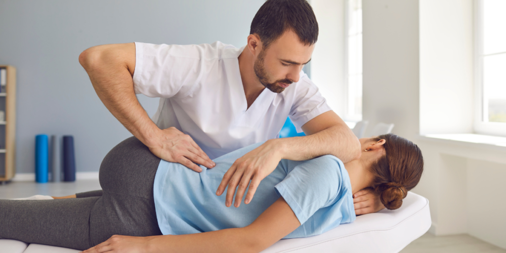 chiropractic vs Massage: Chiropractor